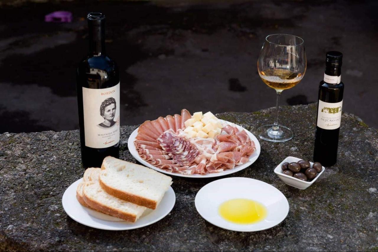 Bordon Wines, Estate With Accommodation Dekani ภายนอก รูปภาพ